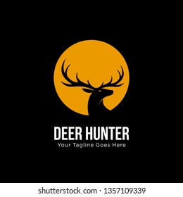 deer hunter logo design template. vector illustration of deer head silhouette on circle, night moon concept. hunter club, deer hunting, animal wildlife symbol icon