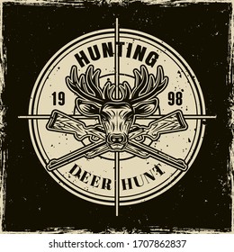 Emblema, placa, etiqueta o logotipo vectorial de caza de ciervos sobre fondo oscuro con texturas trituradas extraíbles