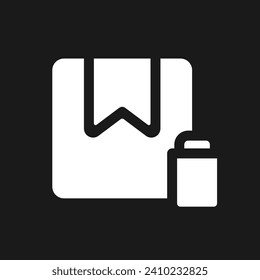 Löschen Sie das Symbol im dunklen Modus. Paketzustellung stornieren. Design der Benutzeroberfläche. Weißes Silhouettensymbol auf schwarzem Raum. Solides Piktogramm für Web, mobil. Vektorgrafik einzeln