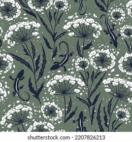 Delicate wild meadow print    seamless vector background  Vector seamless pattern and Lizards in the Queen Annes Lace Wildflower Daucus carota   Perfect for textile  fabric  wallpapers  grathic art  p