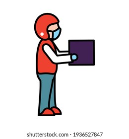 repartidor sosteniendo una caja