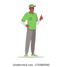 Entrega a todo el hombre en la ilustración de vector de color RGB semiplana y uniforme verde. Empleado de la compañía de mensajería. Feliz parto, hombre trabajador. Caricaturista afroamericano aislado de fondo blanco