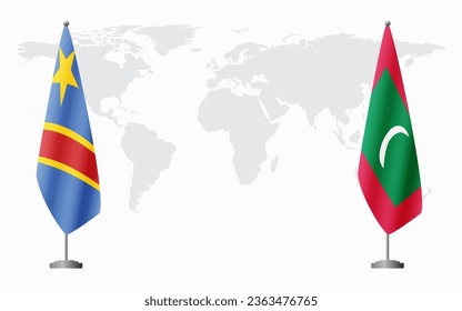 Banderas de la República Democrática del Congo y Maldivas para una reunión oficial en el fondo del mapa mundial.