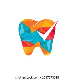 Plantilla de diseño del logotipo vectorial de Dental Check. Vector de diseño del logotipo de Health Dental.