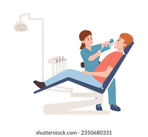 Oficina de dentistas, paciente de tratamiento dental en silla. Doctor haciendo anestesia local pinche en la boca. Estomatología, cuidado de los dientes, concepto plano de dibujos animados. Ilustración del vector aislada en blanco