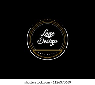 Design Circle Badge in Elegant Retro Style