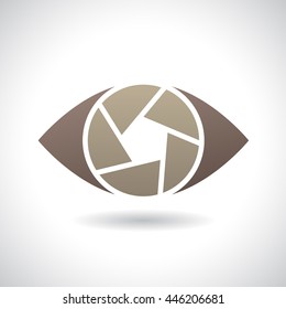 Concepto de diseño de una forma de logotipo e icono de un ojo de obturador