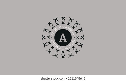 Diseño de un monograma redondo creativo con la letra del alfabeto A. Logo abstracto de un restaurante, hotel, negocios. Se puede usar para invitaciones, folletos, postales.