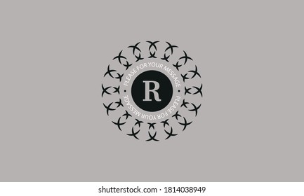 Diseño de un monograma redondo creativo con la letra del alfabeto R. Logo abstracto de un restaurante, hotel, negocios. Se puede usar para invitaciones, folletos, postales.