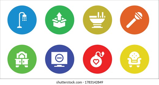 conjunto de iconos de diseño. 8 iconos de diseño rellenos. Incluidos Ducha, Espejo, Paquete, Televisión, Custaza, Bomba, Lollipop, Iconos de Sillón
