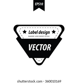 Design Triangle label black color