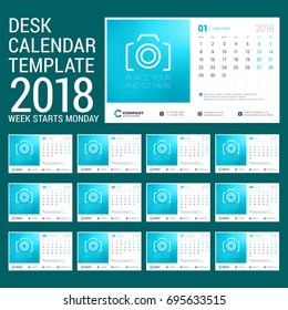 Calendario oficial para 2018. Plantilla de diseño con lugar para foto. La semana empieza el lunes. Conjunto de 12 páginas. Ilustración vectorial