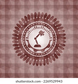 icono de lámpara de escritorio dentro del emblema rojo o placa con fondo de patrón geométrico. Sin inconveniente. 