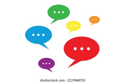 Cuadros de diálogo en chats de diferentes colores, iconos aislados en fondo blanco. Mensajes emergentes en redes sociales. Ilustración del vector