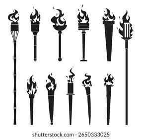 Diferentes formas chama tochas. Lanternas medievais em chamas. Queimando fogo. Chama olímpica. Bastões de moldagem. Silhuetas pretas sobre fundo branco. Luz Flambeau. Vetor