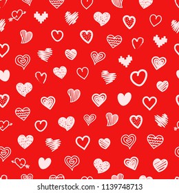 Patrón transparente de los corazones del estilo de esbozo