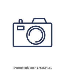 Digital photo camera thin line icon. Media device, shutter, capture isolated outline sign. Photography, technology, equipment concept. Vector illustration symbol element for web design and apps