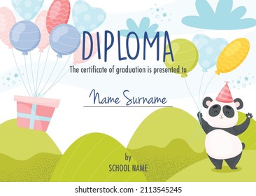 Plantilla de concepto de certificado de diploma, con lindo personaje de panda de dibujos animados con globos. 