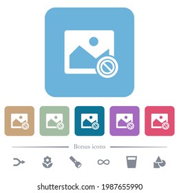 Iconos planos blancos de imagen deshabilitados en fondos cuadrados redondeados de color. 6 iconos de bonificación incluidos