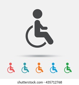 Symbol für deaktiviertes Zeichen. Menschlich auf Rollstuhl-Symbol. Ungültiges Zeichen für Behinderte. Grafikelement auf weißem Hintergrund. Farbbereinigung - flache Symbole deaktiviert. Vektorgrafik