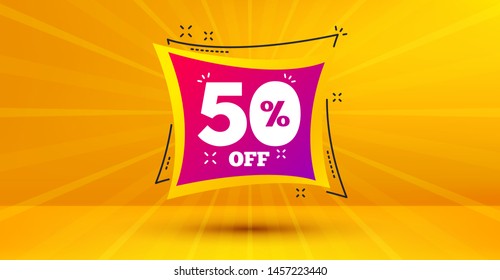 Rabatt auf die Bannerform. 50 % Rabatt auf Badge verkaufen. Coupon-Blasensymbol. Abstrakter gelber Hintergrund. Modernes Design. Banner mit Angebotsabzeichen. Vektorgrafik