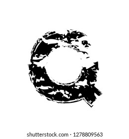 Distorted letter Q vector. Grunge Q letter of the alphabet. Trendy style distorted glitch typeface alphabet. Letters drawn with stroke effect. Digital illustration with dry brush effect