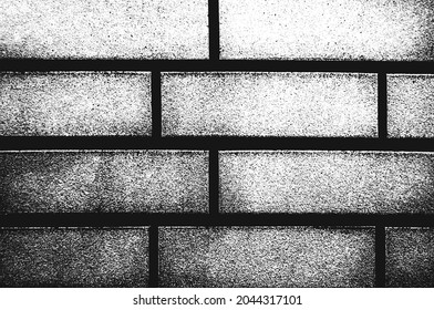 La textura de pared de ladrillo antiguo en peligro. Fondo negro y blanco. Ilustración vectorial EPS8.