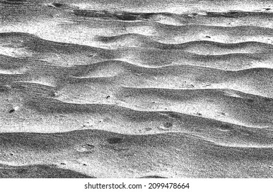 Distressed overlay texture of sand waves on the ground, desert. grunge background. abstract halftone vector illustration