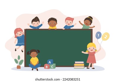 Verschiedene multiethnische Kinder stehen und sitzen an der Tafel. Zurück zur Schule, Concept Banner. Bildung, Klassenkameraden für den Unterricht. Ort der Einschreibung. Liebliche Elementarschüler. Flachvektor