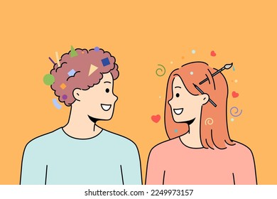 Diversas personas con diferentes mentalidades intercambian ideas. Un hombre y una mujer sonrientes con pensamiento lógico y creativo cooperan. Ilustración vectorial. 