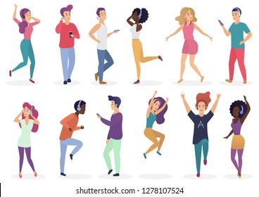 Diversas personas pequeñas bailando y escuchando música con auriculares. Dibujo de chicos y chicas vestidos de manera casual con reproductores de audio vector Conjunto de ilustración.