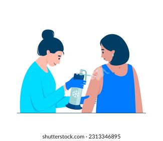 El médico realiza el procedimiento de enfriamiento del área afectada de la piel con nitrógeno líquido. La cirujía se utiliza para tratar lesiones benignas y malignas en la piel. Plano.