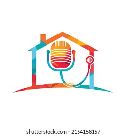 Diseño del logo vectorial del podcast del doctor. Símbolo de ilustración de estetioscopio y micrófono.	