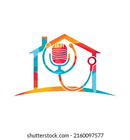 Diseño del logo vectorial del podcast del doctor. Símbolo de ilustración de estetioscopio y micrófono.	