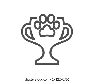 Icono de la línea de competición de perros. Cartel de premio a las mascotas. Símbolo de la copa ganadora. Elemento de diseño de calidad. Trazo editable. Icono de copa ganadora de estilo lineal. Vector