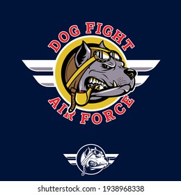 Hunde-Kampf-Insignien Pitbull Pilot WWII Nase Kunst Emblem Stil Vektorgrafik. kann als Plakat, T-Shirt oder zu anderen Zwecken verwendet werden.