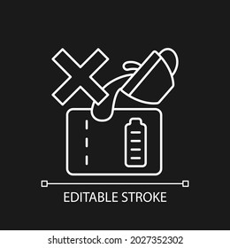 Dont spill on powerbank white linear manual label icon for dark theme. Thin line customizable illustration. Isolated vector contour symbol for night mode for product use instructions. Editable stroke