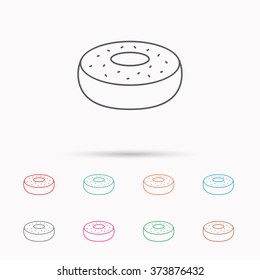 Donut icon. Sweet doughnuts sign. Breakfast dessert symbol. Linear icons on white background.