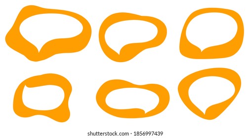 Discurso de burbuja de garabatos. Conjunto de pegatinas amarillas para mensaje o texto dibujado a mano. Estilo de doodle de ilustración de vector