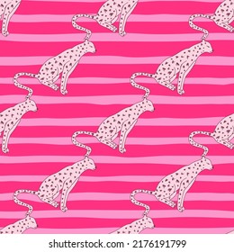 Doodle cheetah seamless pattern. Hand drawn cute leopard endless wallpaper. Wild animals background. Design for fabric, textile, wrapping, illustration