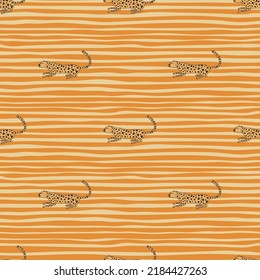 Doodle cheetah seamless pattern. Hand drawn cute leopard endless wallpaper. Wild animals background. Great for fabric design, textile print, wrapping, cover. Vector illustration.