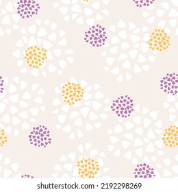 Doodle colorido lindo patrón sin costuras con grupo de triángulos. Fondo vectorial con formas geométricas en tonos pastel para el diseño y las impresiones de moda, envoltura, tarjetas o tela.