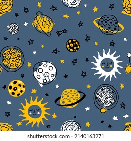 Doodle Kosmos nahtlose Muster mit Sonne und Planeten im Raum. 