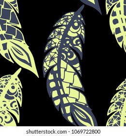 Doodle Feathers. Seamless Pattern with Hand Drawn Zentangles. Ethnic Boho Background. Simple Freehand Pattern for Rapport, Print, Textile, Fabric. Trendy Vintage Seamless Texture. Colorful Vector