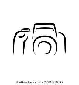 Ilustración de una cámara aislada en un fondo blanco. Icono de cámara dibujado a mano. Ilustración del vector