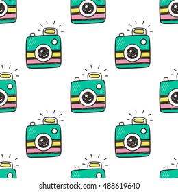 Doodle retro photo cameras seamless pattern. 80s pop art design, patches and stickers collection 