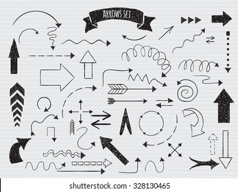 Doodle-Reihe von Pfeilen. Handgezeichnete Pfeile skizzierten Stil.