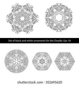 Doodle. Set of vector circular ornaments. Relaxation mandala coloring