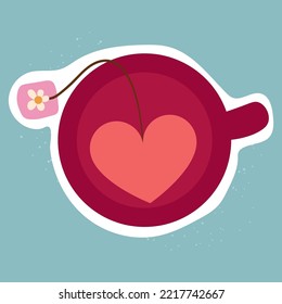 Té de garabato con forma de corazón con bolso de té y etiqueta. Pegatina vectorial aislada con taza rosa sobre blanco