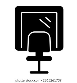 Espejo de la habitación con un icono sólido del asiento, concepto de festival musical, espejo del artista y cartel de la silla sobre fondo blanco, maquillaje icono del escritorio en estilo glifo para móvil y web. Gráficos vectoriales